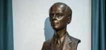 Kelemen Barnabás a Tonkünstler Zenekarral turnézik
