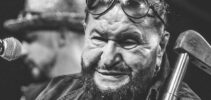 Elhalkult a legfeketébb hangú fehér hang – Elhunyt Deák Bill Gyula, a magyar blues kiemelkedő alakja